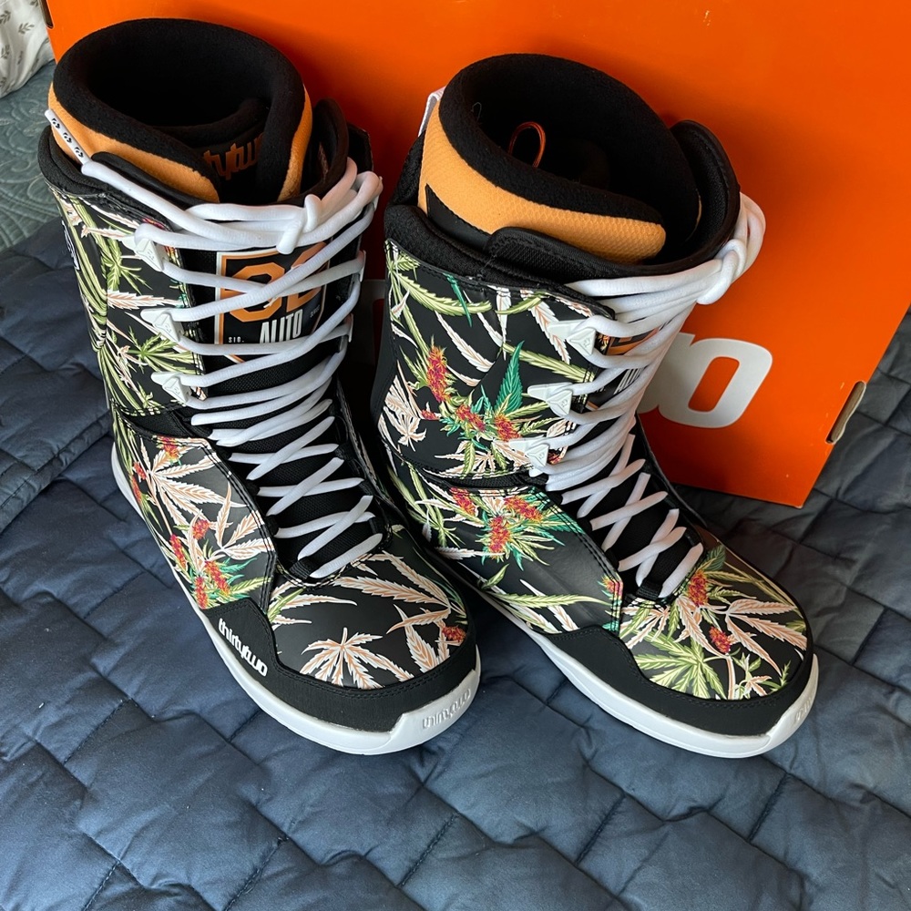 thirtytwo Lashed Alito Snowboard Boots - Picture 9 of 11